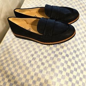 Girl size 4 loafers